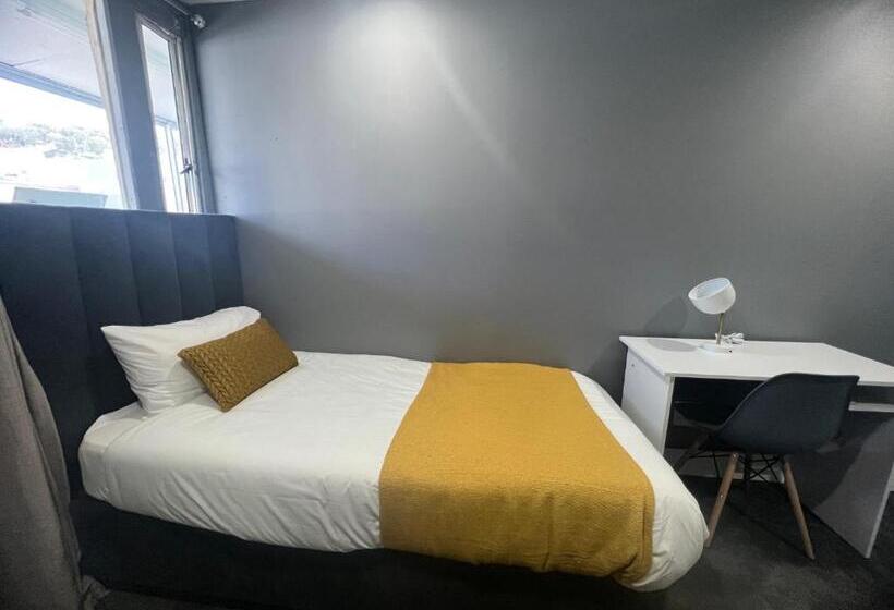 اتاق استاندارد, M & B Backpackers
