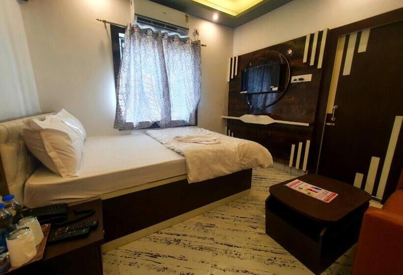 اتاق استاندارد با چشم‌انداز استخر, Matri Resort