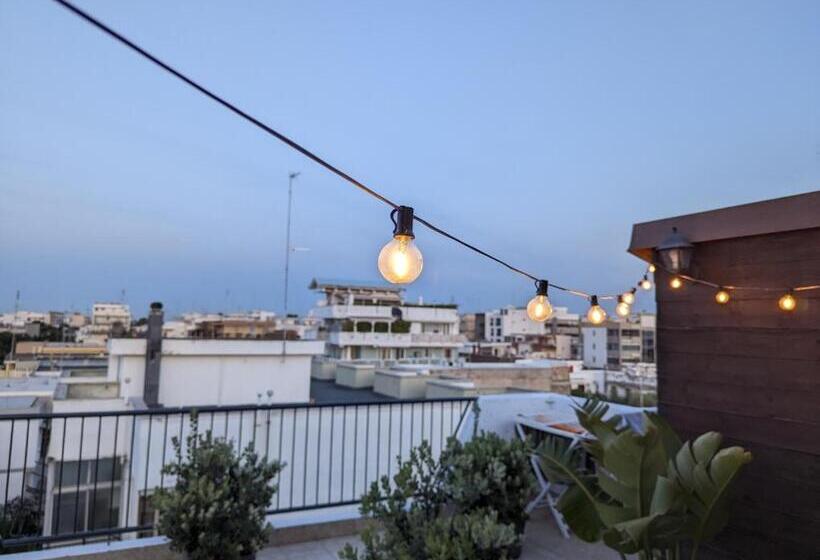 חדר סטנדרט לשלושה עם טרסה, Wanderlust House