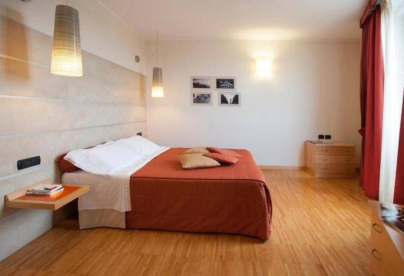 סוויטה, Albaresidence Masera26