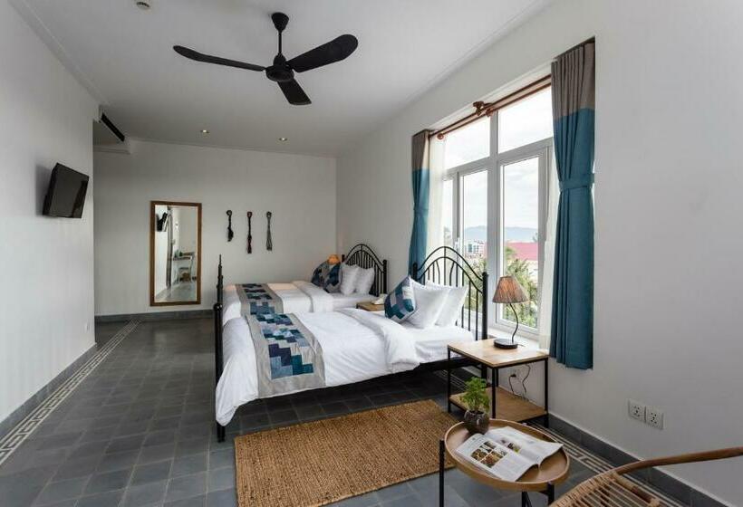 اتاق سوپریور سه تخته, Boutique Kampot