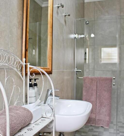 Номер Стандарт, 17 On Bird Guest House