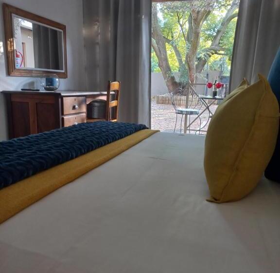 Camera Standard, J'cups Guest House