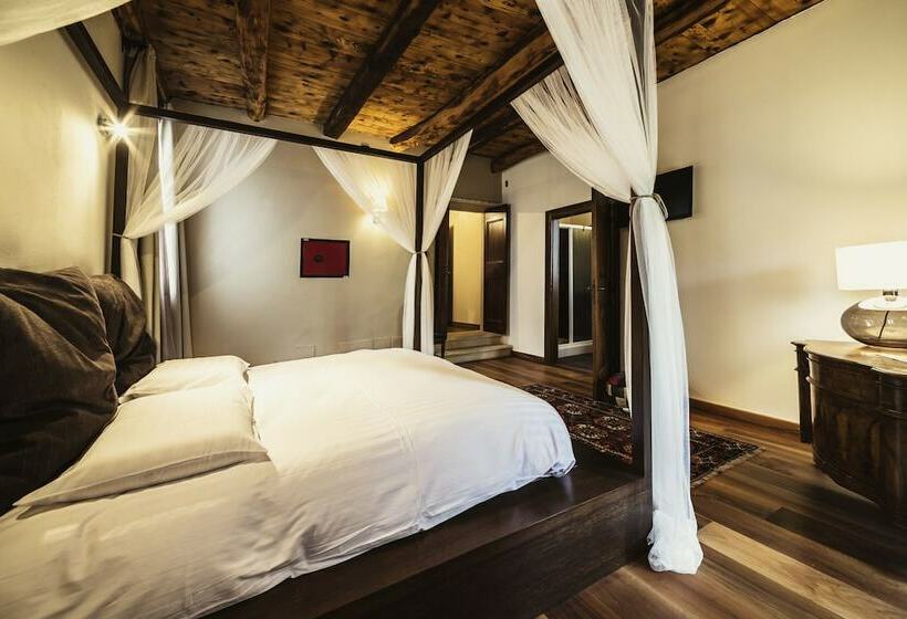 سوییت جونیور, Relais Villa Gozzi B&b