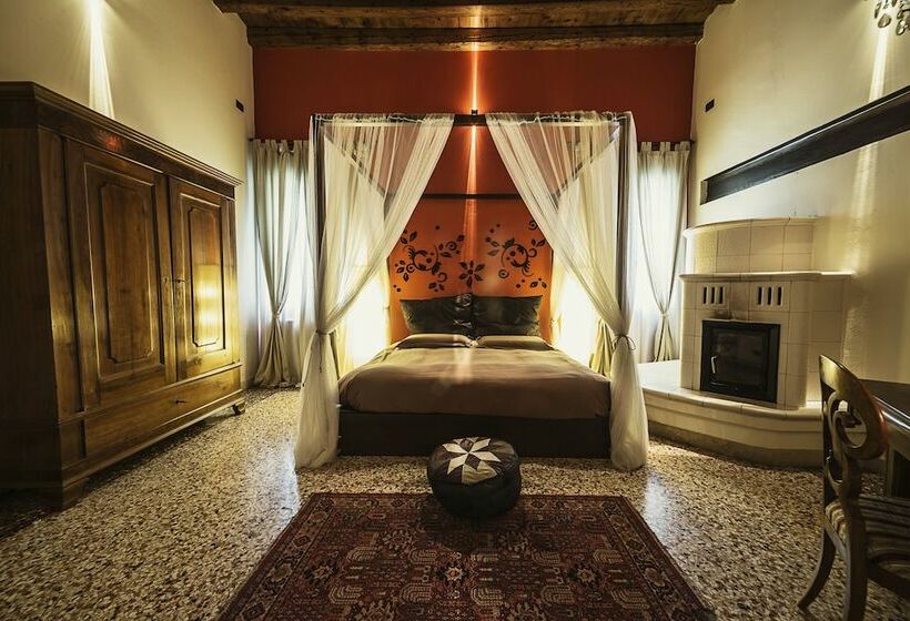 سوییت جونیور, Relais Villa Gozzi B&b