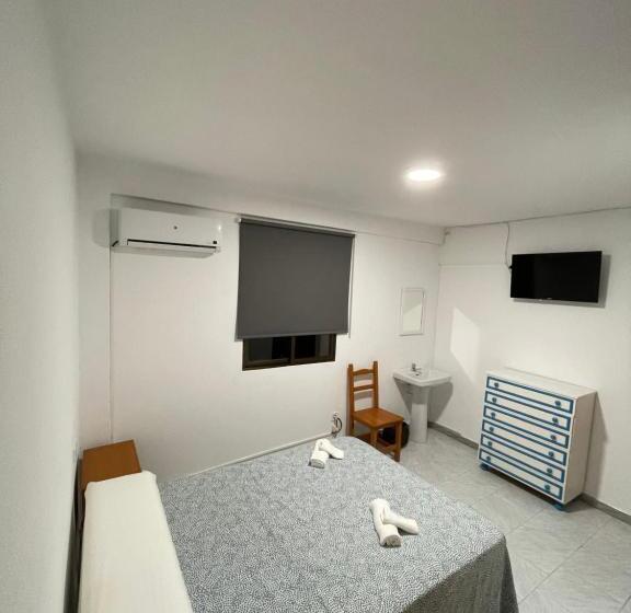バス共有のスタンダードルーム, Hostal La Campiña