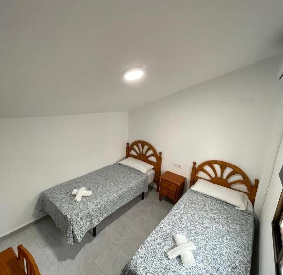 バス共有のスタンダードルーム, Hostal La Campiña