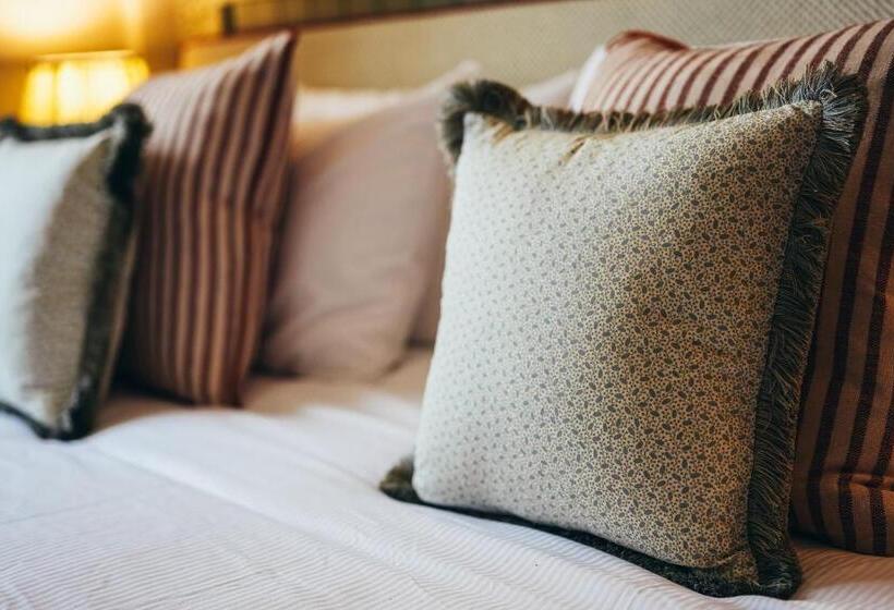Номер Deluxe Кровать Кинг, The Ashford Arms