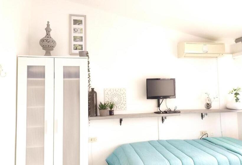 Семейный Номер, B&b Olbia