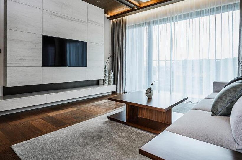 سوئیت پریمیوم, Paraspara Seoul