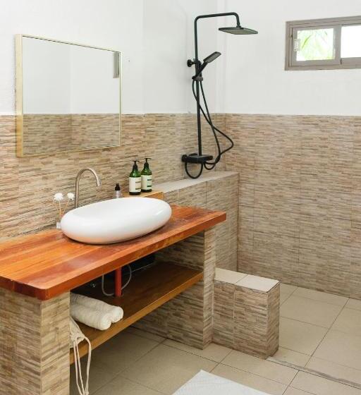 سوئیت با تخت بزرگ, Seapearl Of Alona