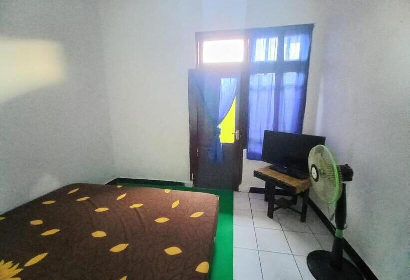 이코노미 룸, Spot On 93655 Home Stay Syariah Habibie
