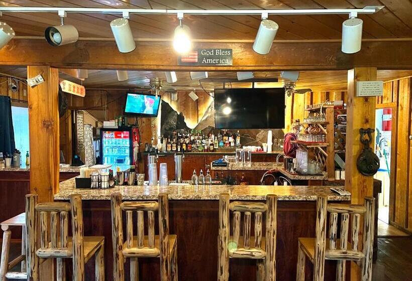 Апартаменты 1 Спальня, Triple G’s Resort   Cabin 6