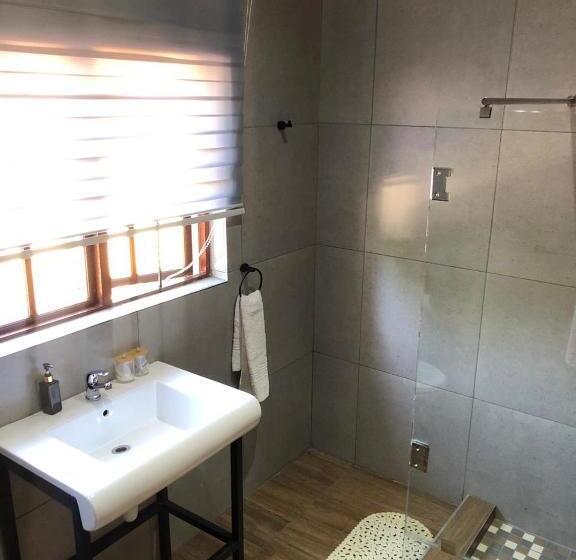 디럭스 룸, Serene Guesthouse