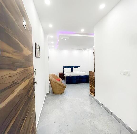 Номер Deluxe, Roomshala 154 Hotel Atharv