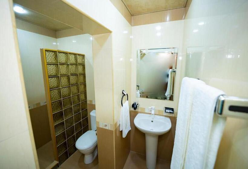Номер Deluxe, Continental New
