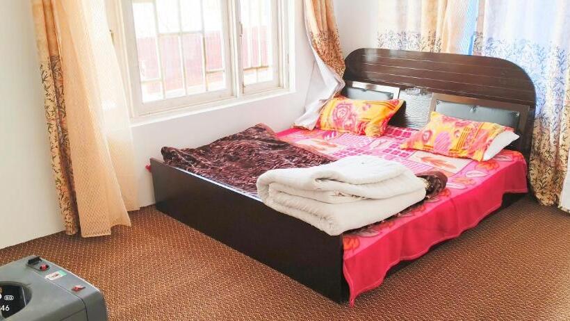 اتاق استاندارد با چشم‌انداز کوهستان, Magray Guest House