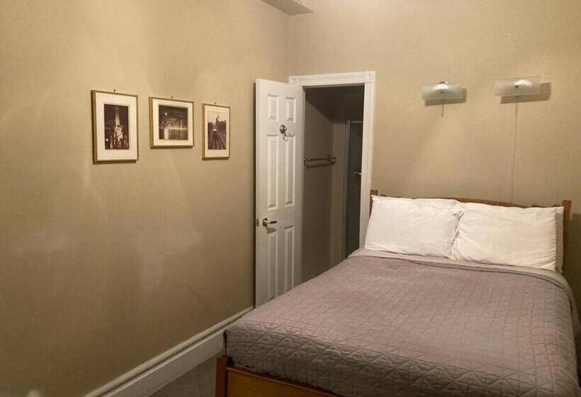 Standard Trippelrum, Private Room With Private Bath In B&b In Lakeview   2d