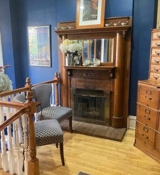Standard Trippelrum, Private Room With Private Bath In B&b In Lakeview   2d