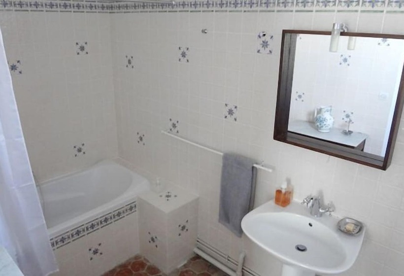 Номер Комфорт, Le Petit Manoir De La Vernelle