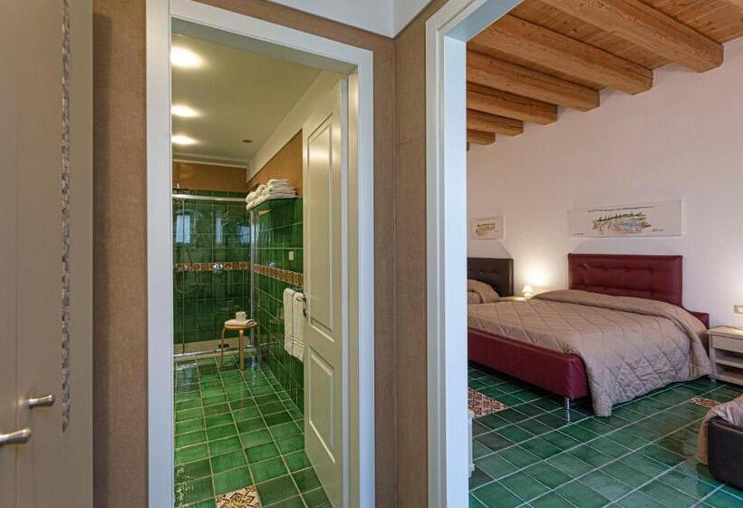 Четырехместный Номер Классик, Casale Milocca