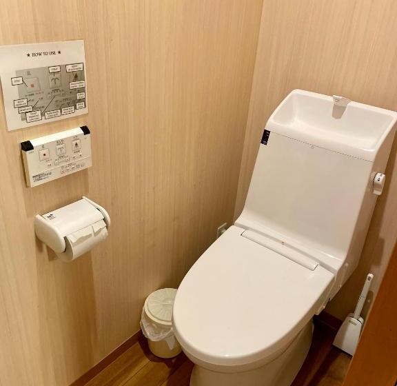 Семейный Номер, Thanyaporn House