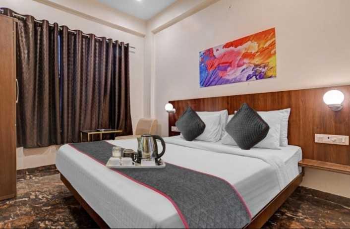 اتاق کلاسیک سه تخته, Collection O Hotel Shree Ram Regency