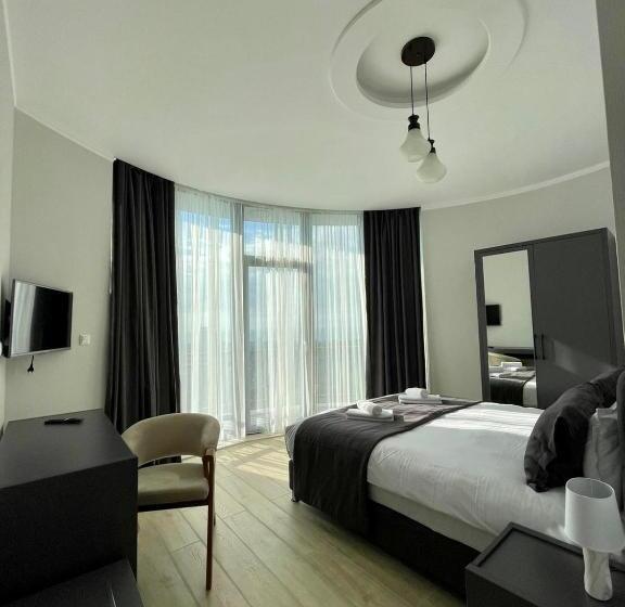 اتاق لوکس با بالکن و چشم‌انداز دریا, Hillside Inn