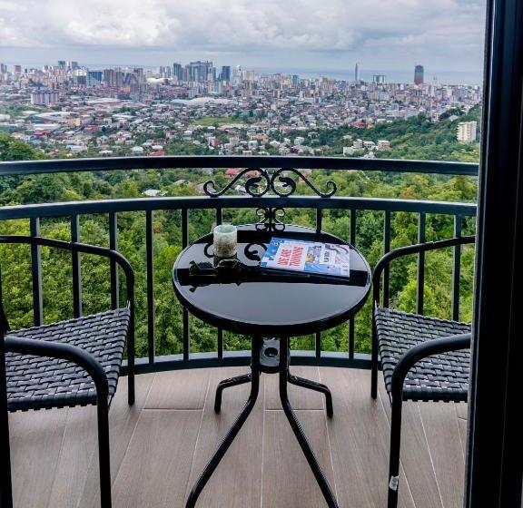 اتاق استاندارد با بالکن, Hillside Inn