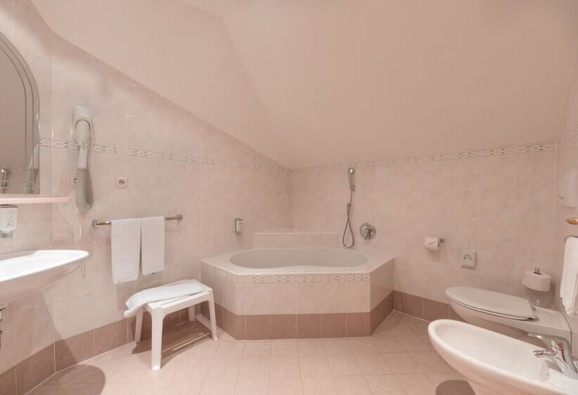 Номер Комфорт, Berghotel Zum Zirm