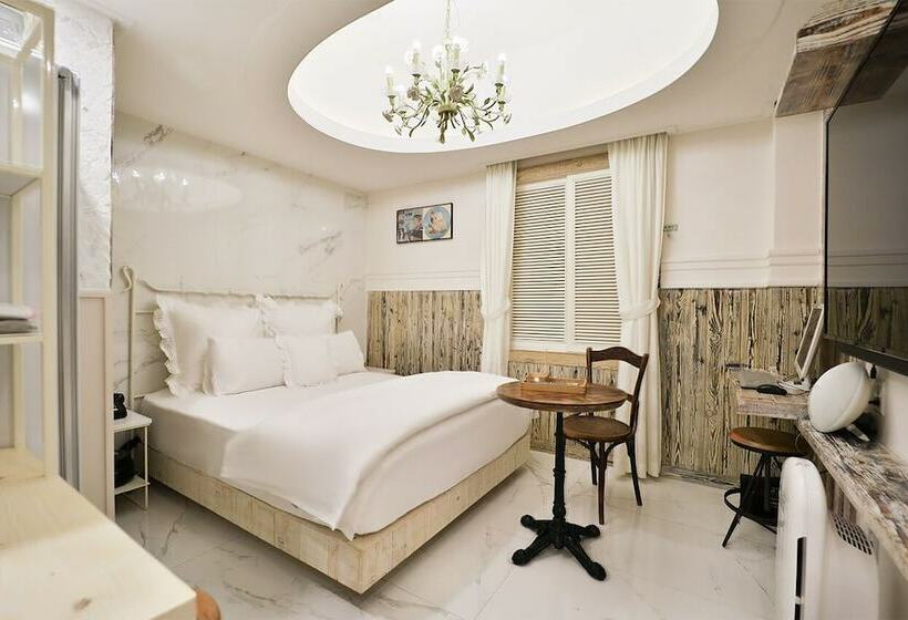 Номер Стандарт, February Hotel Hwanggeum