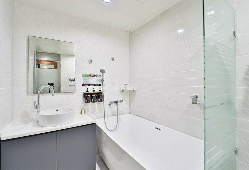 Номер Стандарт, February Hotel Hwanggeum