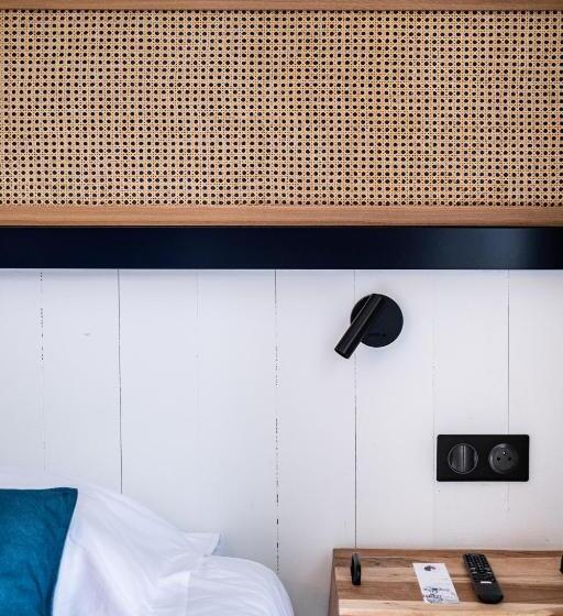 Номер Стандарт, Hôtel Le Français