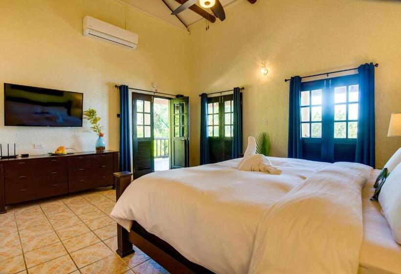Люкс Кровать Кинг, Mariposa Belize Beach Resort