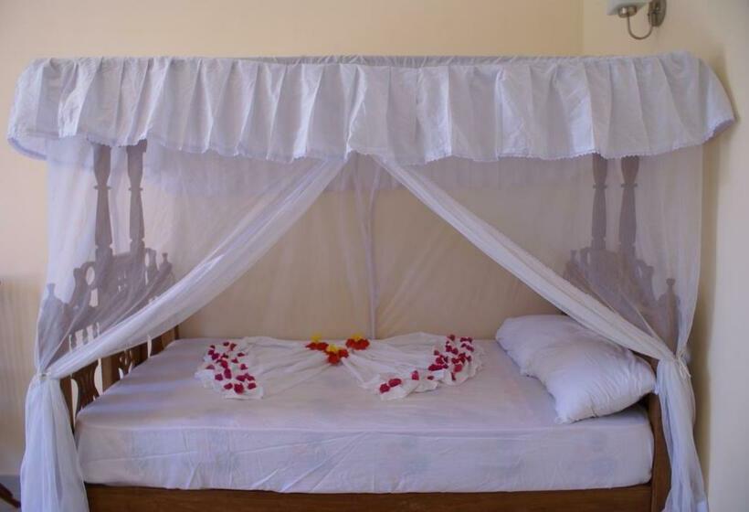 Вилла 1 Спальня Вид на Море, Moonshine Uroa Boutique