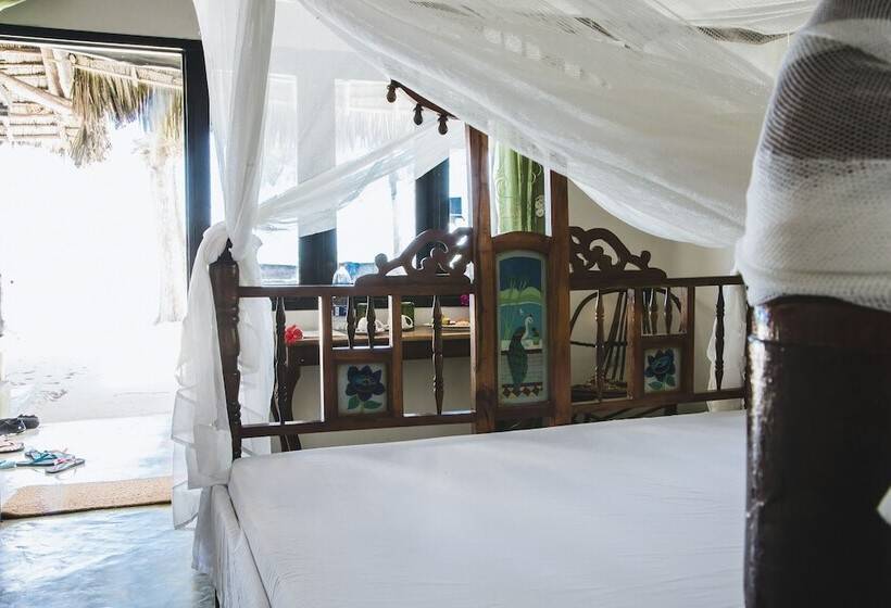 Бунгало Deluxe, Moonshine Uroa Boutique