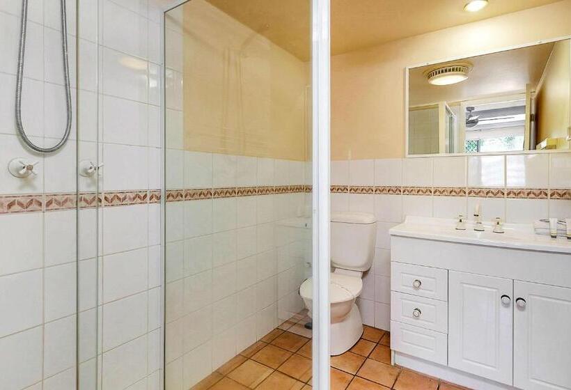 Люкс 3 Спальни, Comfort Hotel Pacific Cleveland