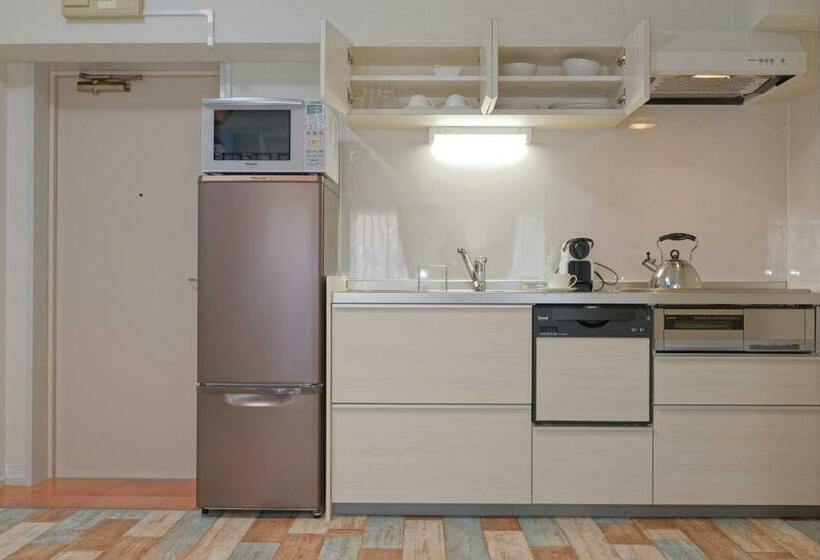 Номер Стандарт, Wallaby House