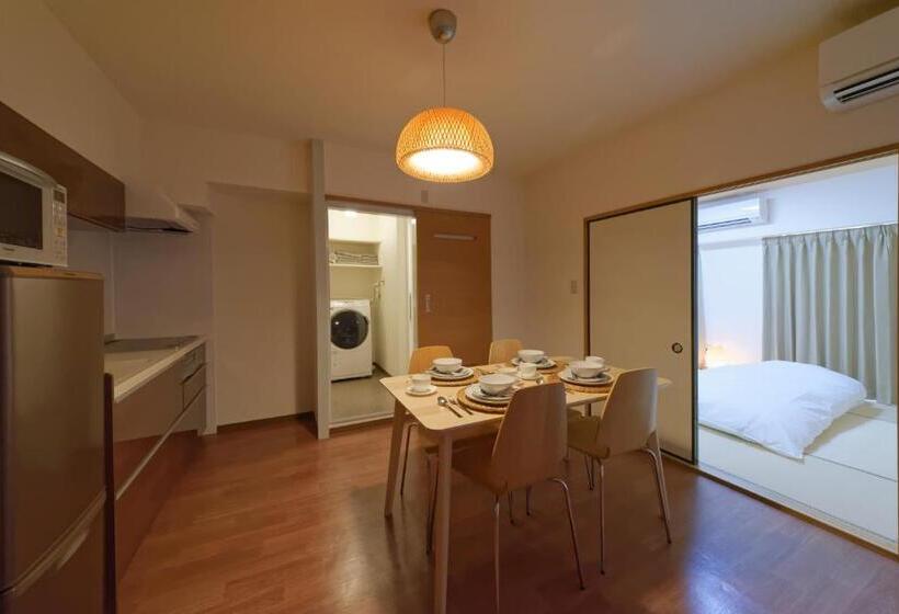 Номер Стандарт, Wallaby House
