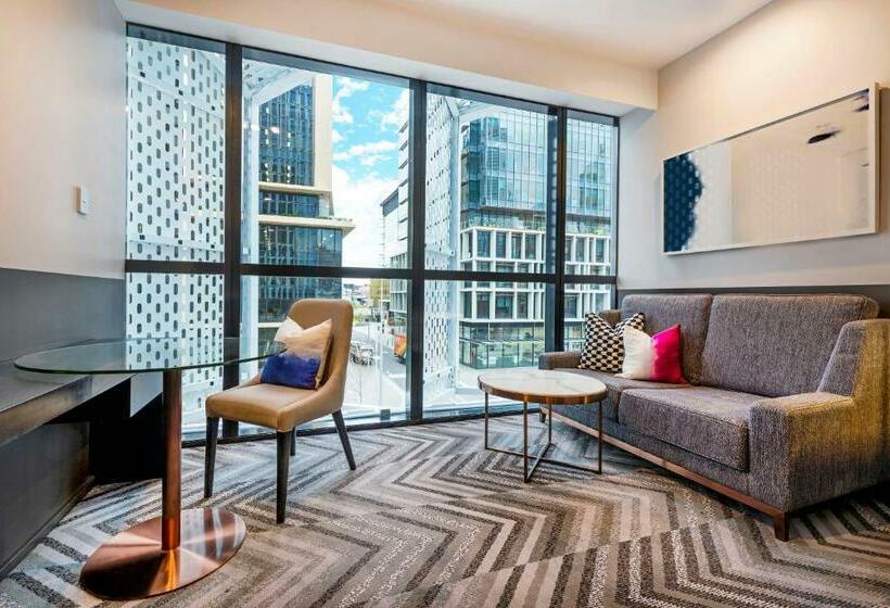 اتاق خانوادگی, Rydges Perth Kings Square