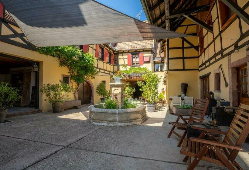 اتاق استاندارد, La Cour Stfulrad