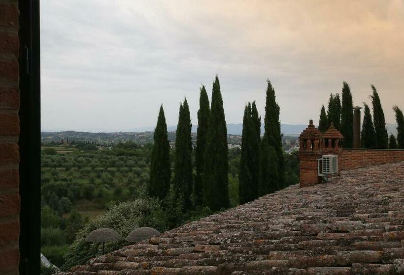 带按摩浴盆的套房, Relais Montemaggiore