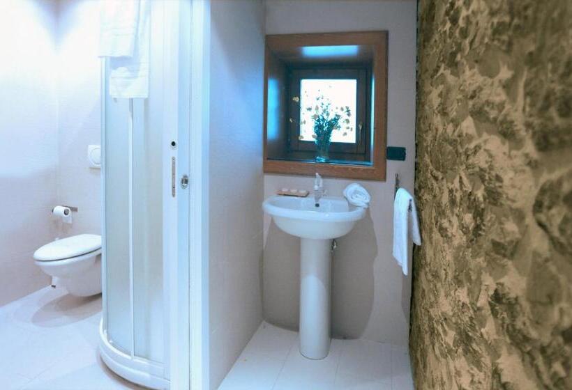 수피리어 스튜디오, Albergo Diffuso Comeglians