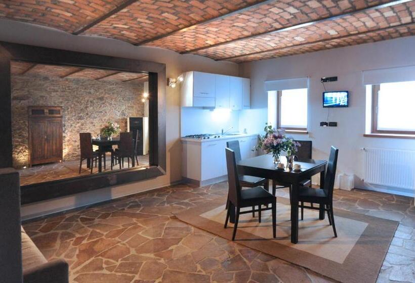 수피리어 스튜디오, Albergo Diffuso Comeglians