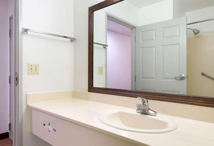 스탠다드 룸 킹사이즈 침대, Motel 6new Iberia, La
