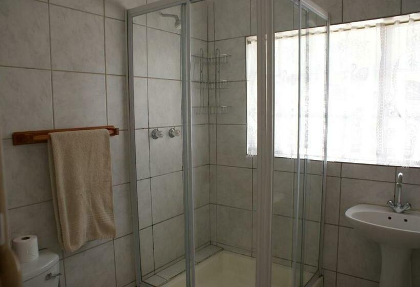 اتاق استاندارد, Emerald Guesthouse