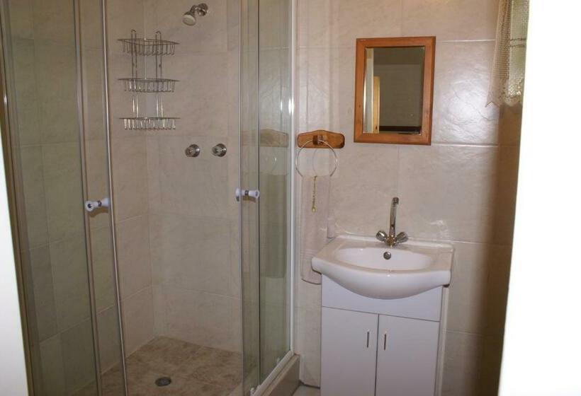 اتاق استاندارد, Emerald Guesthouse