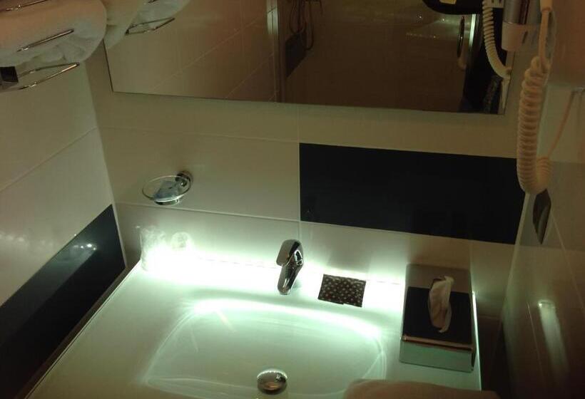 Семейный Номер Классика, Hôtel L Univers