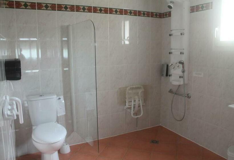 Номер Superior Адаптированный для Инвалидов, The Originals City, Hôtel La Closerie, Nantes Nord