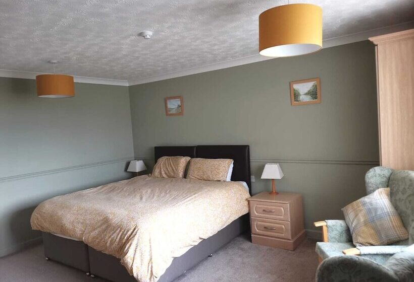 Номер Стандарт, Church Farm Guest House